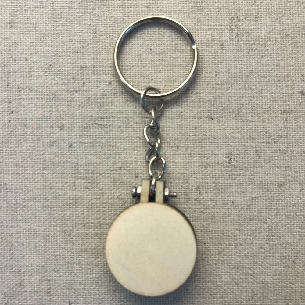 🌙 Cross Stitch Moon Keychain - Picture 5 of 5